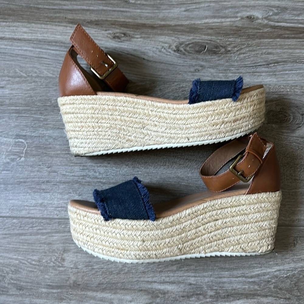 Platform sandals